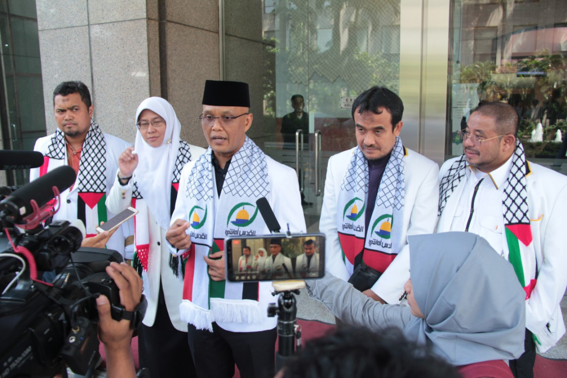 Ketua BPPLN DPP PKS Sukamta, Ketua Bidang Humas DPP PKS Ledia Hanifa, Wakil Ketua Fraksi PKS DPR Aboe Bakar Al Habsyi dan Wakil Ketua BKSAP Rofi Munawar di kantor perwakilan PBB di Jakarta, Rabu (9/5) (Humas Fraksi PKS DPR)