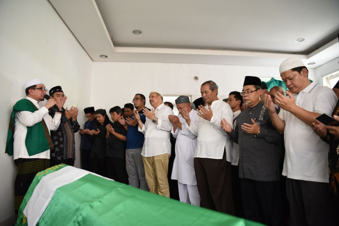 Ketua Majelis Syuro Partai Keadilan Sejahtera Habib Salim Segaf Al-Jufri saat memimpin doa, Jakarta, Kamis (7/03/2019). (Hamid/PKSFoto)