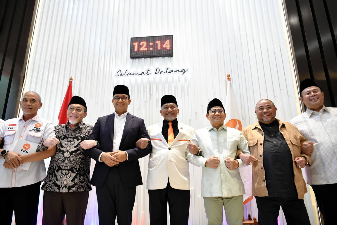 Capres dan cawapres nomor urut 01 Anies Baswedan dan Muhaimin Iskandar bersama pimpinan PKS