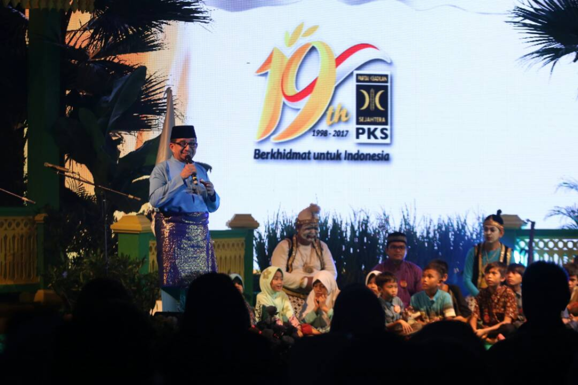 Ketua Majelis Syura Partai Keadilan Sejahtera (PKS) Habib Salim Segaf Al Jufri memberikan arahan dalam puncak Milad 19 PKS di Jakarta, Ahad (30/4) (PKS Foto)