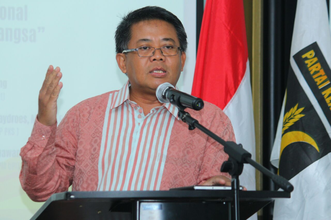 Presiden PKS Mohamad Sohibul Iman sebagai pembicara kunci dalam Seminar Pendidikan Nasional DPP PKS di Hotel Aston Priority, Jakarta, Rabu (2/5). (Donny Abuy/PKSFoto)