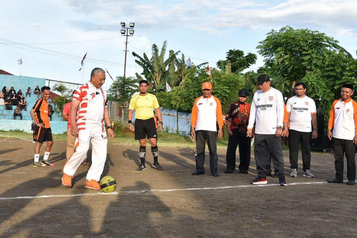 Presiden PKS Ahmad Syaikhu membuka turnamen Sepakbola Muhammad Kasuba di Ternate (Donny/PKSFoto)
