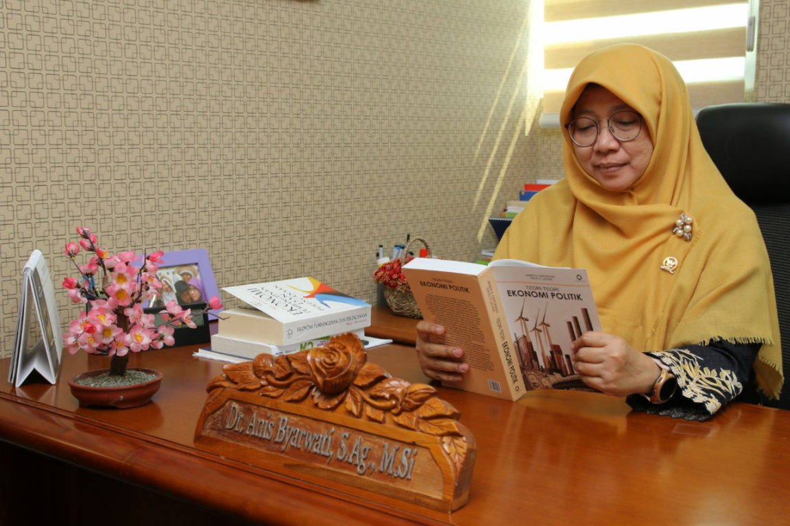 Anggota DPR RI Komisi XI Fraksi PKS Anis Byarwati