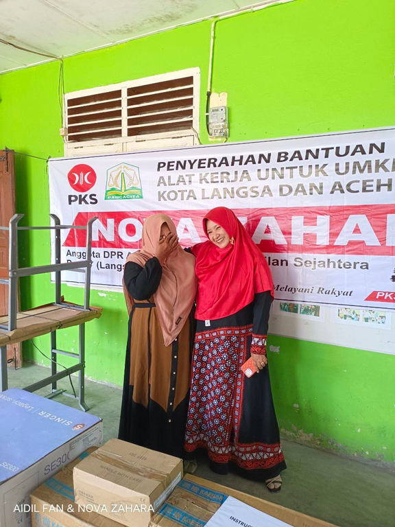 Legislator PKS Aceh Nova Zahara Bantu Usaha UMKM