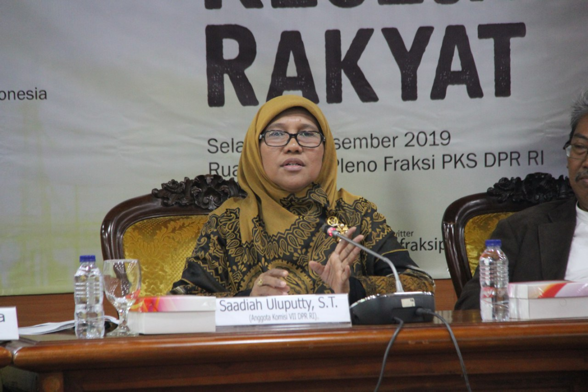 Anggota DPR RI Komisi VII Fraksi PKS Saadiah Uluputty dalam FGD Fraksi PKS di Ruang Rapat Pleno