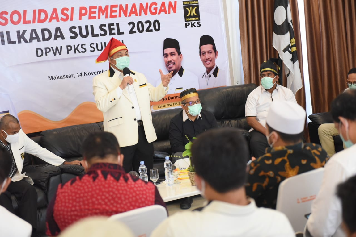 Presiden PKS Ahmad Syaikhu memberikan arahan dalam Konsolidasi Pilkada se-Sulawesi Selatan di Makassar, Sabtu (14/11) (M HilalPKSFoto)