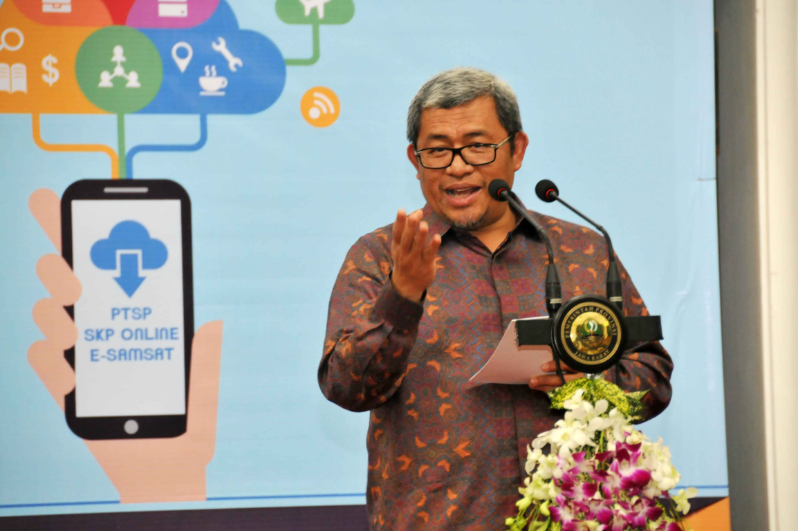 Gubernur Jawa Barat Ahmad Heryawan (Aher)