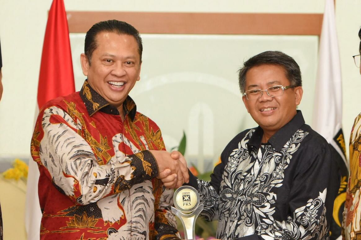 Presiden PKS Mohamad Sohibul Iman dan Ketua MPR RI Bambang Soesatyo dalam Silaturahim Kebangsaan di kantor DPP PKS, Selasa (26/11) (PKSFoto)