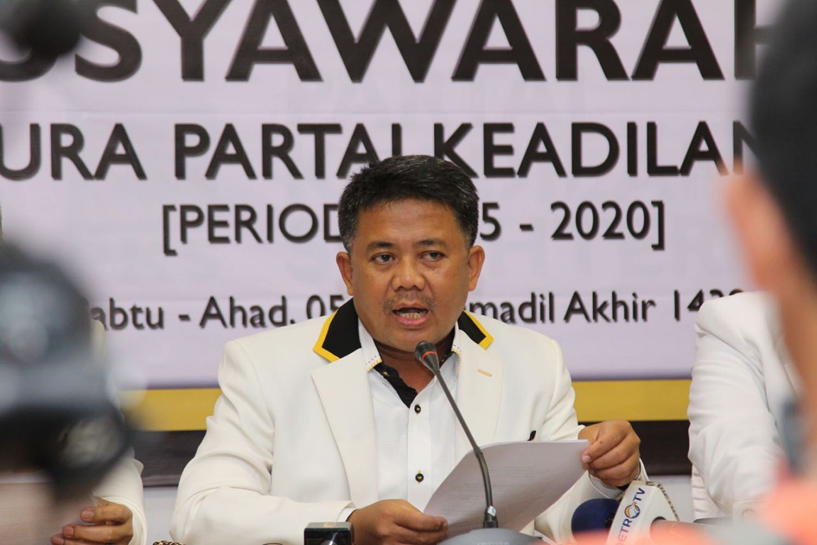 Presiden PKS Mohamad Sohibul Iman saat konferensi pers hasil Musyawarah Majelis Syura PKS di kantor DPP PKS, Ahad (5/3) (Juli/PKS Foto)