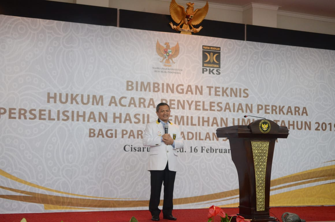 Ketua Departemen Hukum dan HAM DPP PKS Zainudin Paru saat memberikan sambutan di acara pembuka Bimbingan Teknis Penyelesaian Perselisihan Pemilu 2019 Bogor, Jawa Barat, Kamis (14/02/2014). (Donny/PKSFoto)
