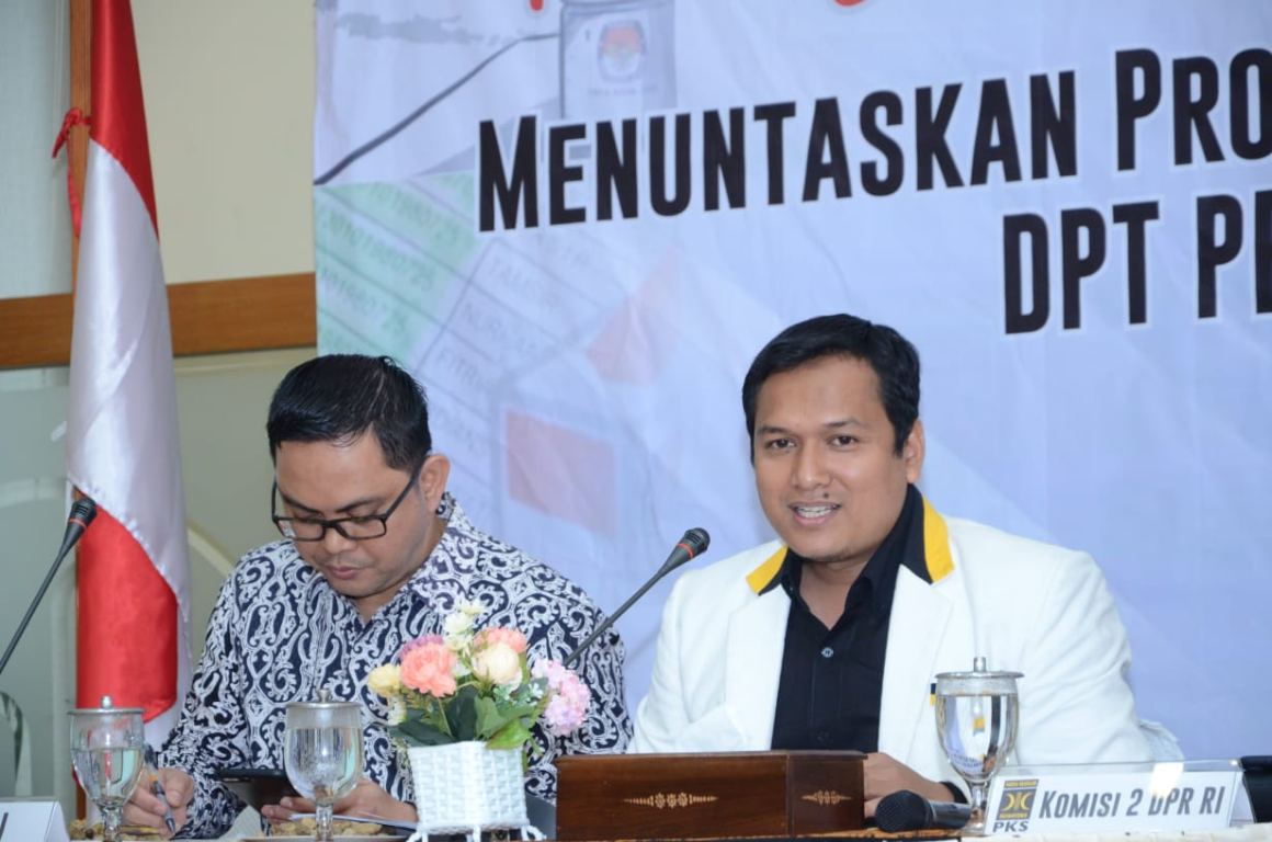 Ketua Departemen Politik DPP PKS, Pipin Sopian (kanan). (Donny/PKS Foto)