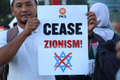 Peserta Aksi Simpatik “Selamatkan Kemanusiaan di Gaza” di Jakarta, Sabtu, 24/05/25.