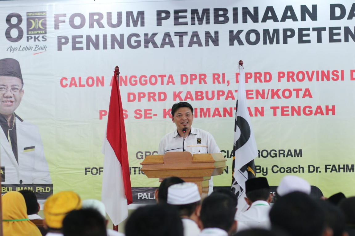 Ketua DPW PKS Kalteng, Heru Hidayat dalam Forum Pembinaan dan Peningkatan Kompeten CAD di Palangkaraya, Sabtu (25/11) (dok Humas PKS)