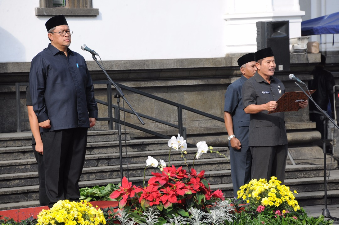Ahmad Heryawan menjadi pembina upacara di Hari Lahir Pancasila
