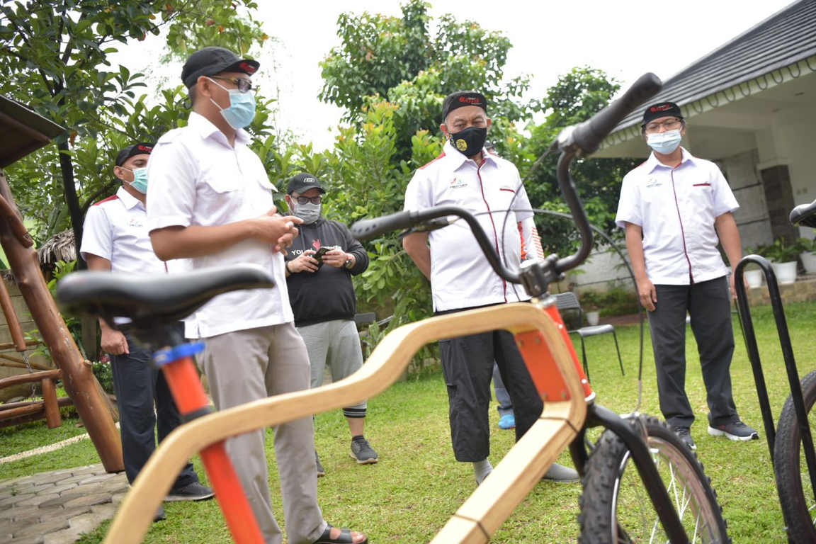 Presiden PKS mendatangi kediaman calon wakil walikota Depok Imam Budi Hartono untuk meninjau pelaksanaan Pilkada 2020 (Donny/PKSFoto)