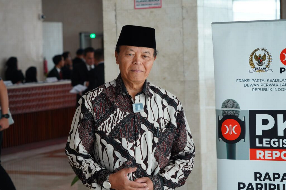 Wakil Ketua MPR RI dari Fraksi PKS yang juga Wakil Ketua Majelis Syura PKS Hidayat Nur Wahid.