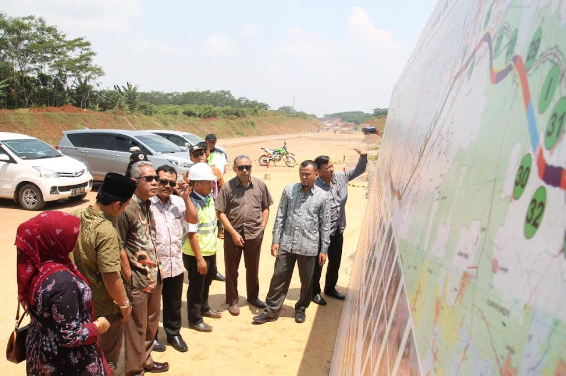 Kunjungan legislator PKS ke proyek tol Batang 2 tahun lalu (ilustrasi)
