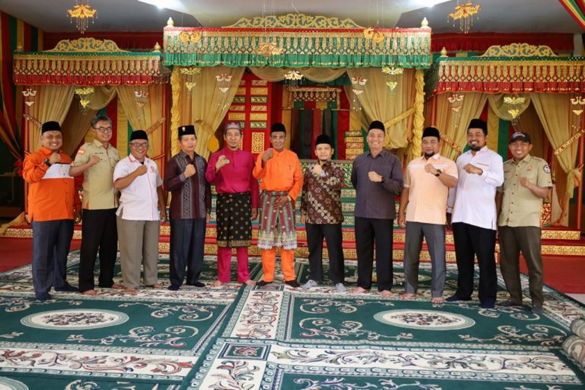 Pengurus PKS Riau Silaturahim ke Lembaga Adat Melayu (LAM) Siak