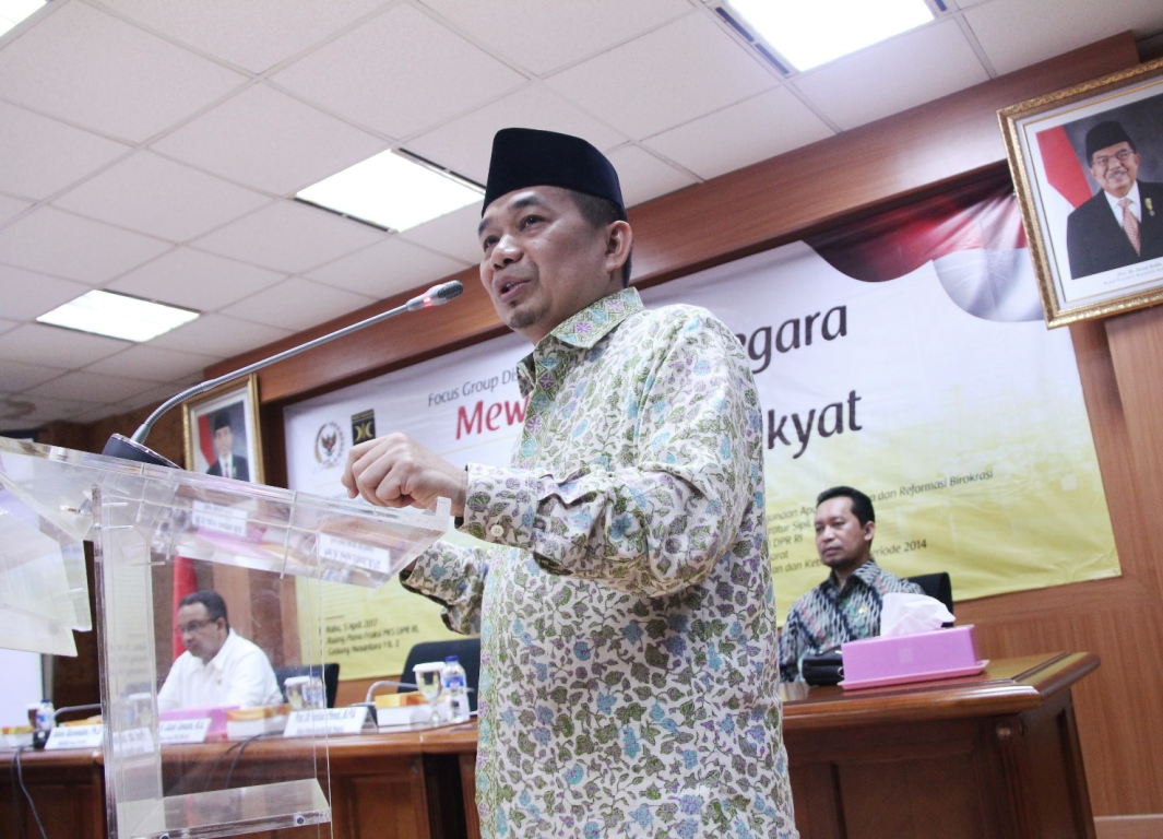 Ketua Fraksi PKS, Jazuli Juwaeni
