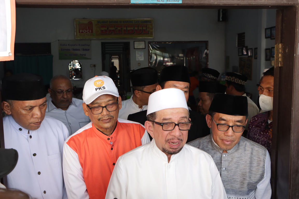 Ketua Majelis Syura (KMS) Partai Keadilan Sejahtera (PKS), Dr. Salim Segaf Al Jufri didampingi Ketua DPW PKS Jawa Tengah Muh Haris (Humas PKS Jateng)