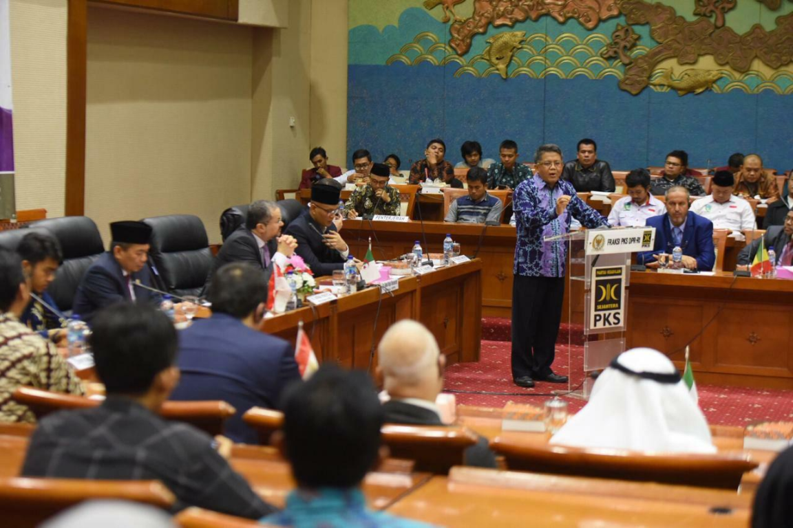 Presiden Partai Keadilan Sejahtera Mohamad Sohibul Iman saat menjadi keynote speech dalam Political Symposium, Jakarta, Kamis (13/02/2020). (Hilal/PKSFoto)