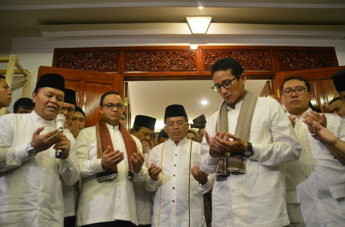 Pasangan calon gubernur DKI Anies Baswedan dan calon wakil gubernur DKI Sandiaga Uno