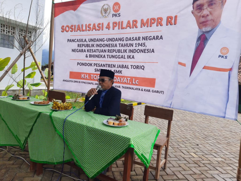 Anggota DPR RI dari Fraksi PKS Toriq Hidayat