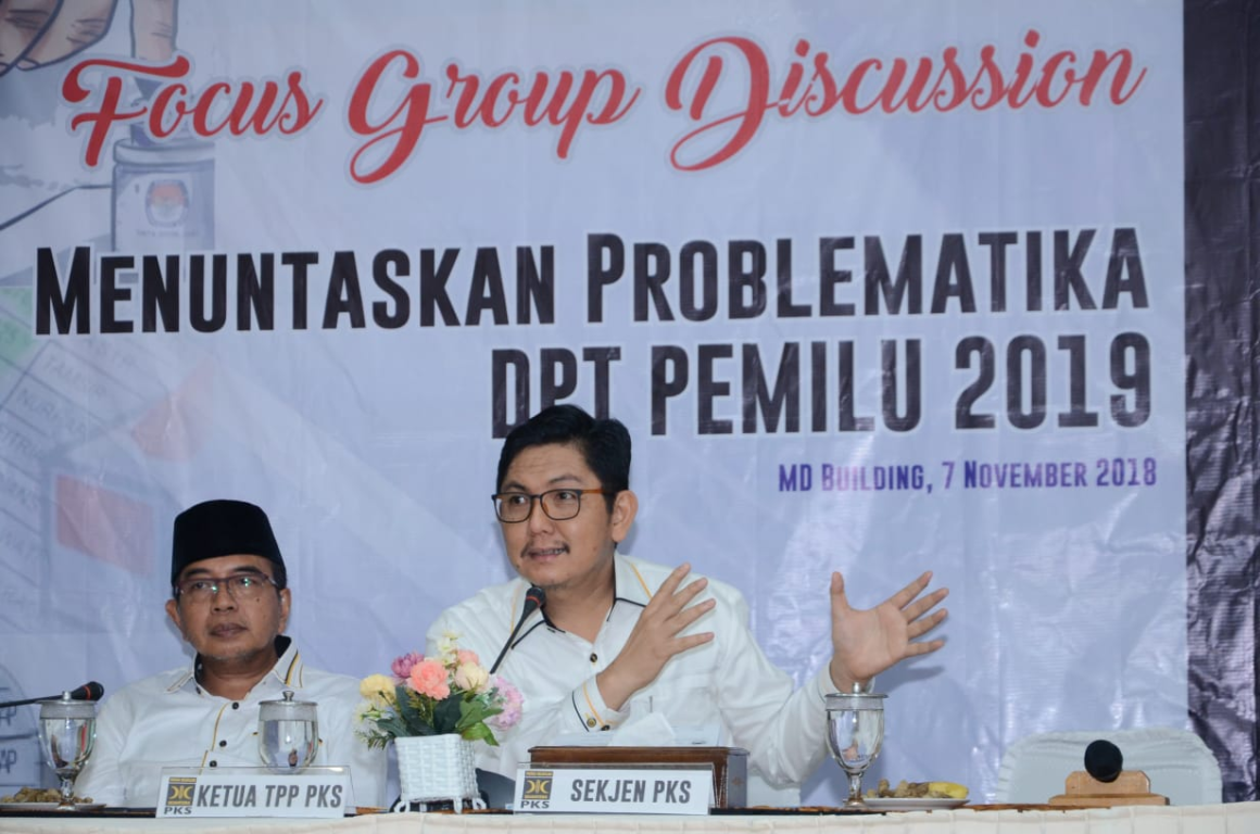 Ketua TPP PKS, Chairul Anwar (kiri) dan Sekjen PKS, Mustafa Kamal (kanan). (Donny/PKS Foto)