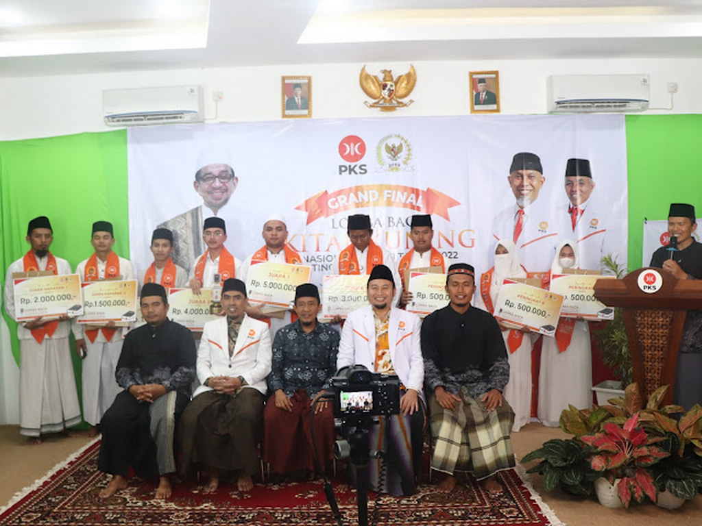 Pemenang Lomba Baca Kitab Kuning FPKS Sumatera Barat