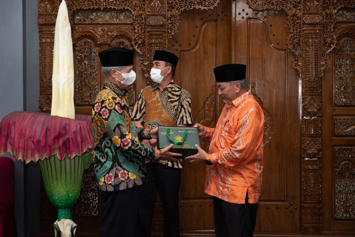 Presiden PKS Ahmad Syaikhu berisilaturahim dengan Bupati Rejang Lebong Bengkulu (M Hilal/PKSFoto)