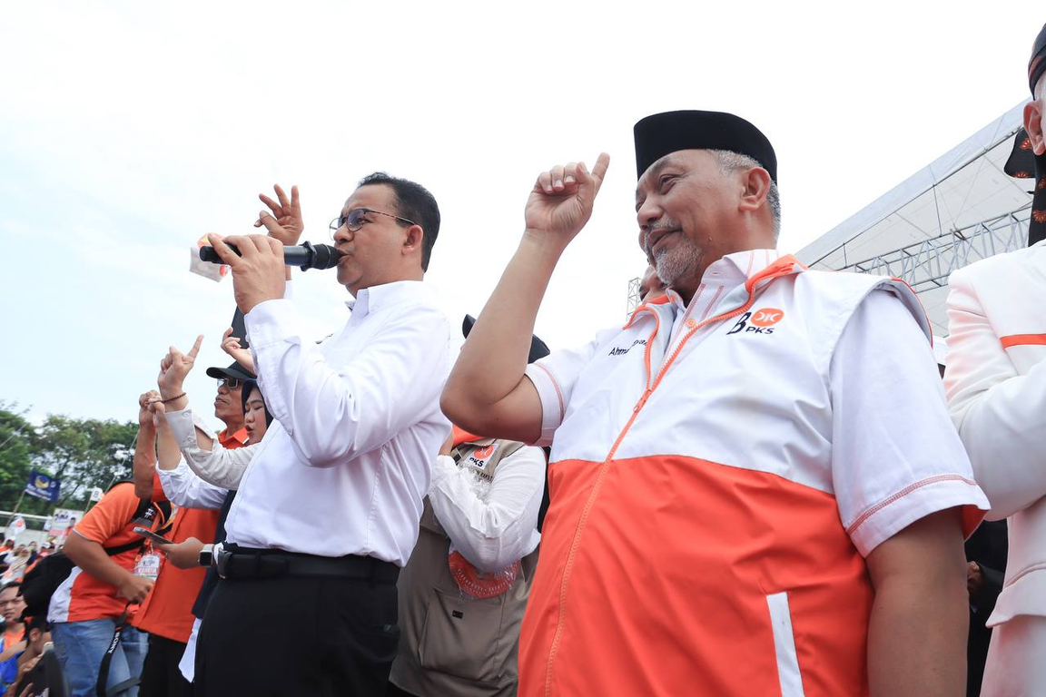 Presiden PKS Ahmad Syaikhu bersama Capres RI Anies Baswedan