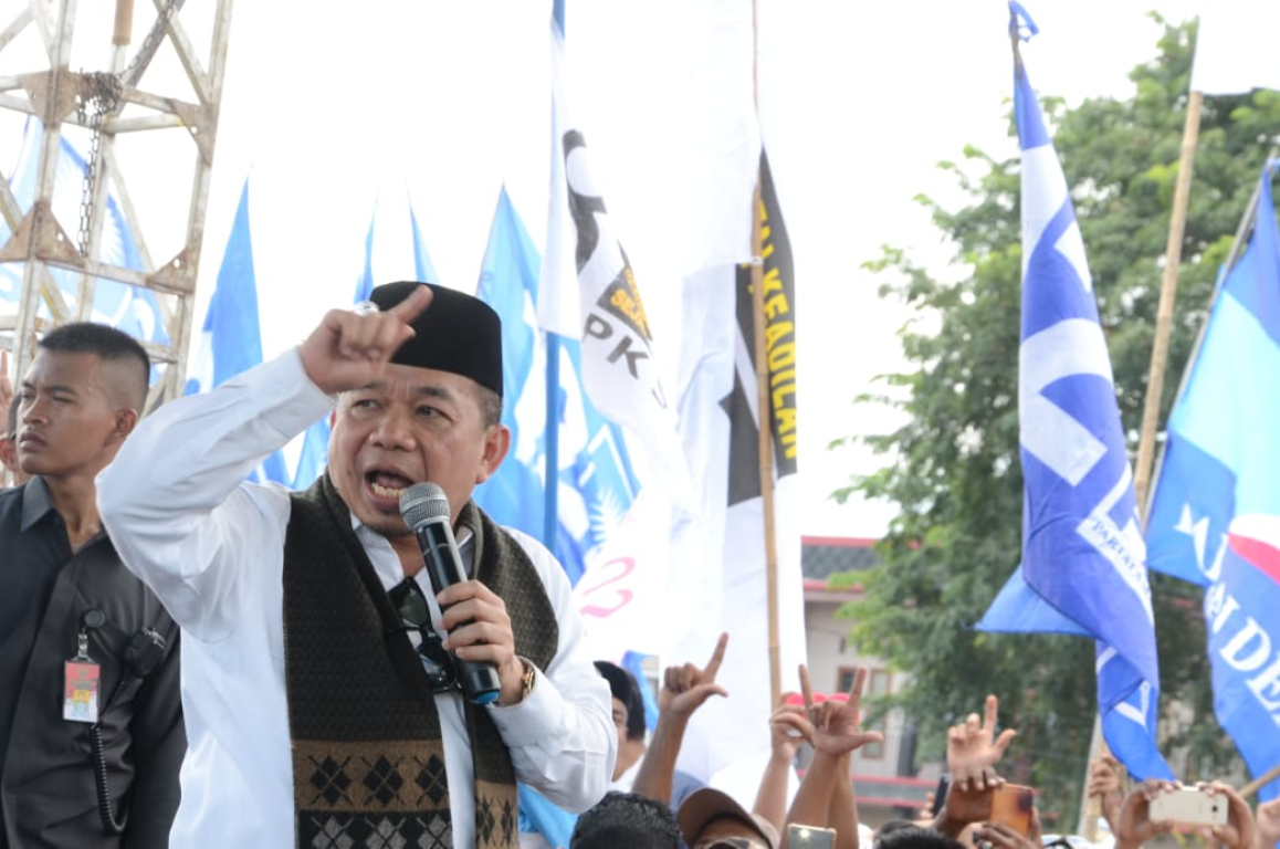 Ketua Fraksi PKS DPR RI Jazuli Juwaini, MA Saat Berorasi Di Lapangan Ciruas, Serang. Sabtu (30/3/2019). (Donny/PKS Foto)