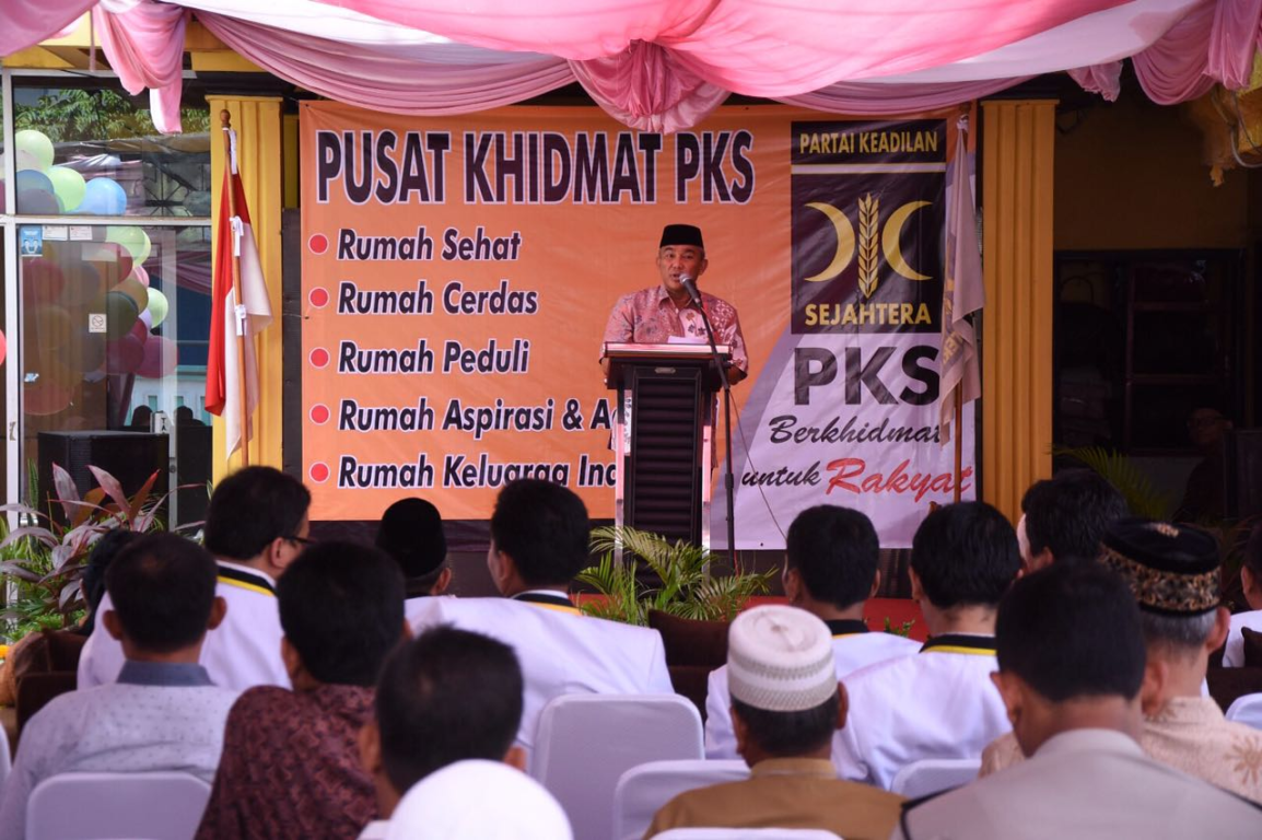 Walikota Depok Idris Abdul Shomad sambutan di peluncuran Pusat Khidmat PKS