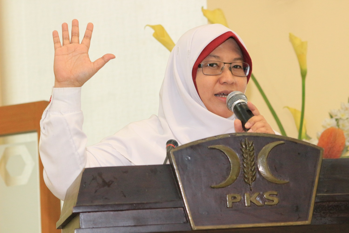 Ketua Bidang Humas DPP PKS Ledia Hanifa