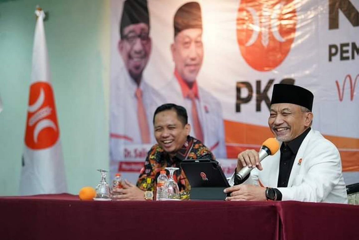 Presiden PKS Ahmad Syaikhu memberikan arahan dalan konsolidasi akbar DPD PKS Kabupaten Bekasi