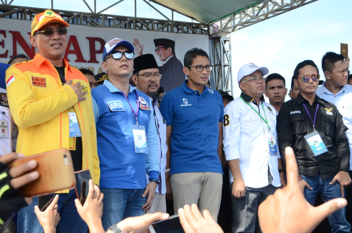 Cawapres Sandiaga Uno Bersama Pimpinan Parpol Koalisi dalam Kampanye di Lapangan Ciruas, Serang. Sabtu (30/3). (Donny/PKS Foto)