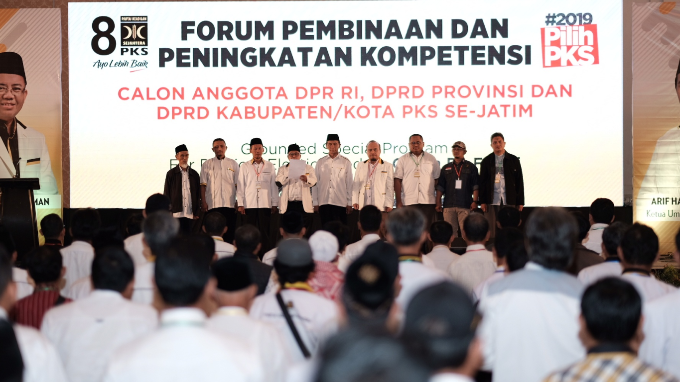 Forum Pembinaan dan Peningkatan Kompetensi bagi Caleg PKS di Grand Ballroom Empire Palace, Blauran, Surabaya, Ahad (11/11) (dok Humas PKS Jatim)