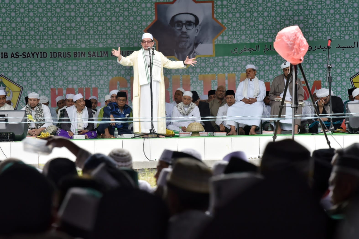 Ketua Majelis Syura PKS Dr Salim Segaf Al Jufri menjadi pembicara dalam Haul Guru Tua di Palu (Donny/PKSFoto)