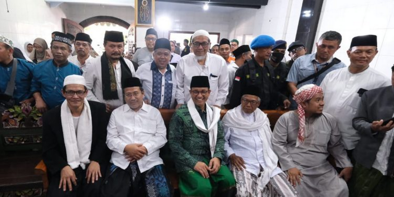 Silaturahim Anies Baswedan dan Ketua DPW PKS Jawa Timur dengan Jam’iyyah Thoriqoh Sathoriyyah